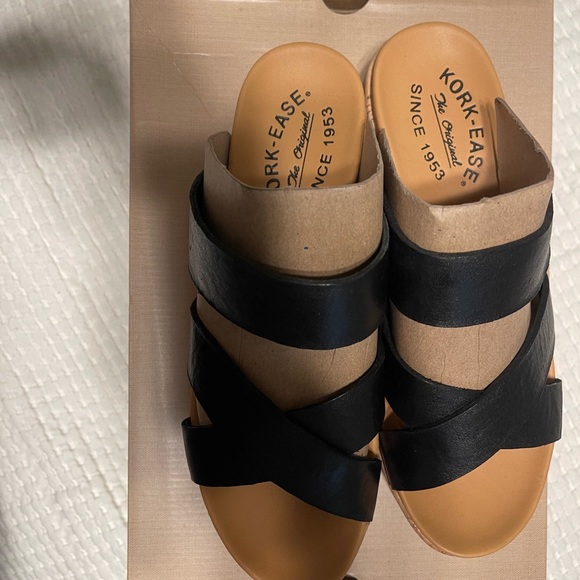 Kork-ease camellia in black - Picture 2 of 4